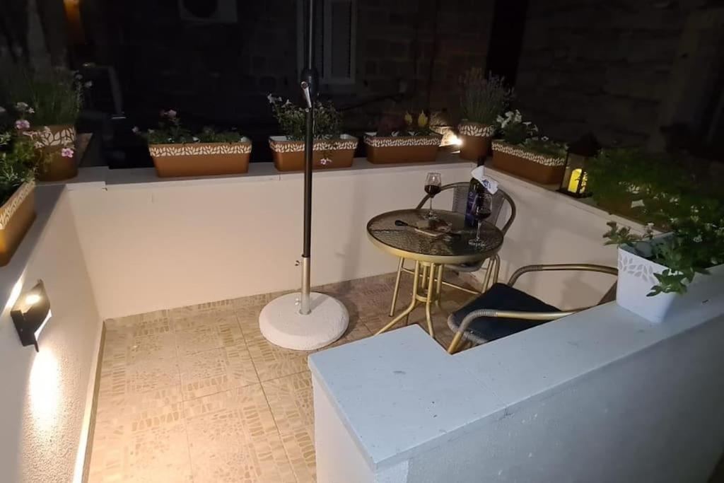 Diva 1,Stylish Old Town Studio Apartment Near Beach *