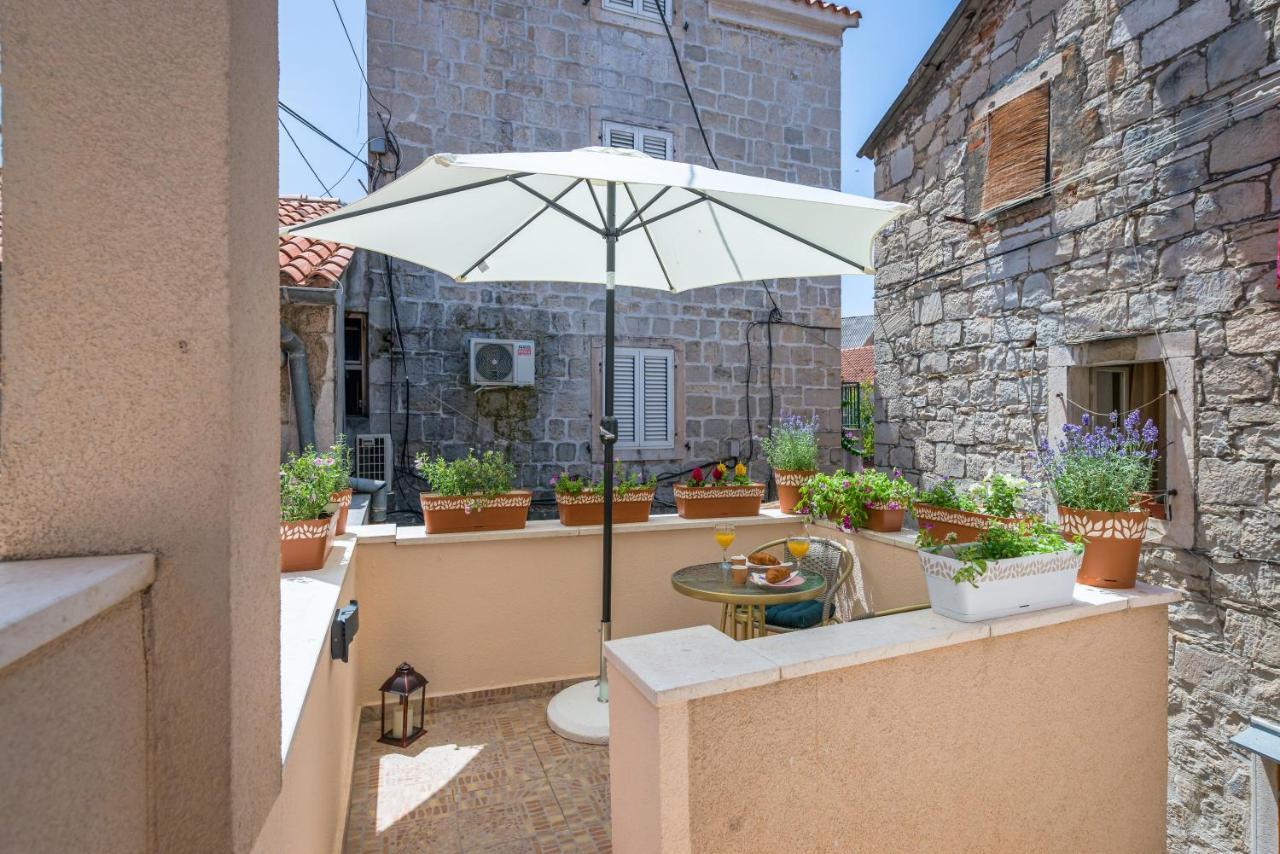 Diva 1,Stylish Old Town Studio Apartment Near Beach * Split