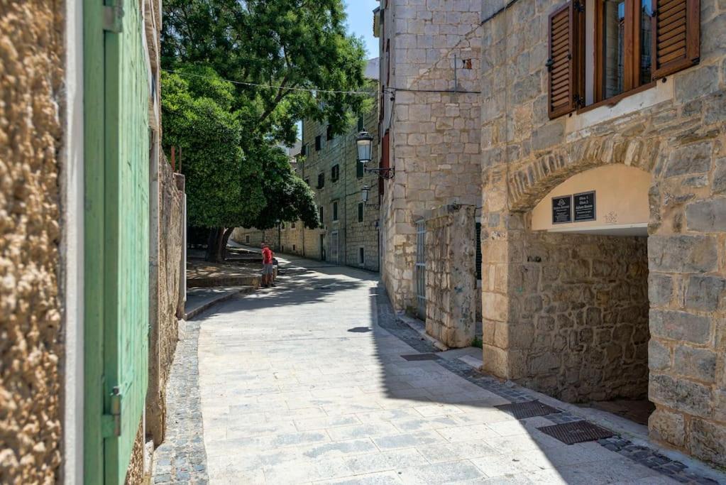 Diva 1,Stylish Old Town Studio Apartment Near Beach Lägenhet Split
